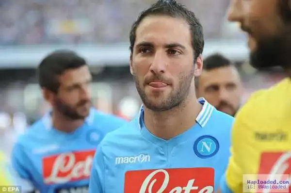 Higuain will not sign new Napoli contract – Agent